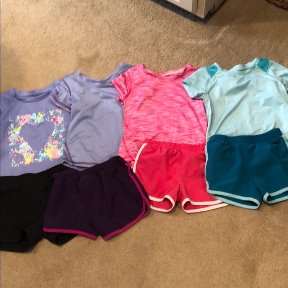 Girls 3T athletic shorts and shirts - Lot - 4 sets